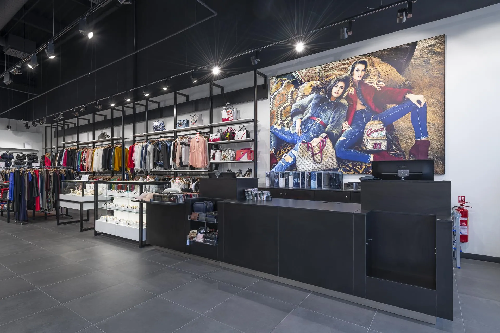 Guess_in cooperation with OEM